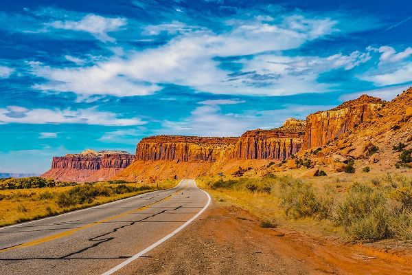 Perry, William 아티스트의 Colorful Cliffs-Highway 211-Canyonlands National Park-Needles District-Utah작품입니다.
